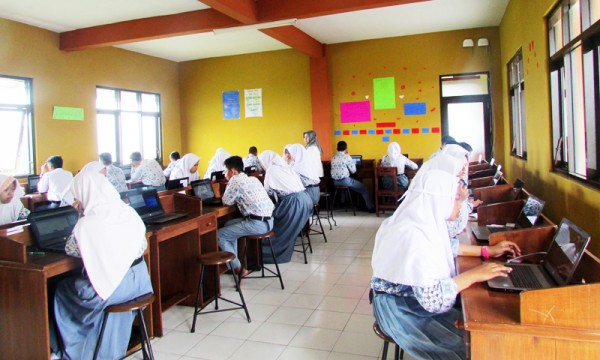 Sistem pembelajaran berbasis IT